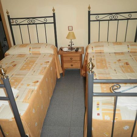 Hostal Miraflor De Las Cadenas Куакос-де-Юсте Екстер'єр фото