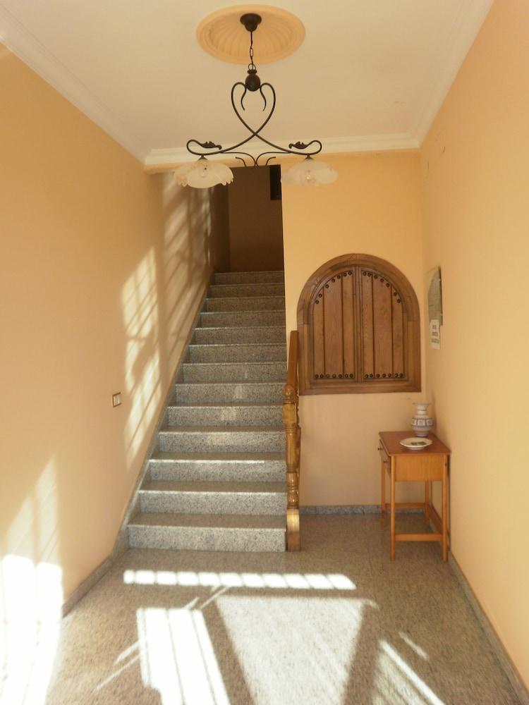 Hostal Miraflor De Las Cadenas Куакос-де-Юсте Екстер'єр фото